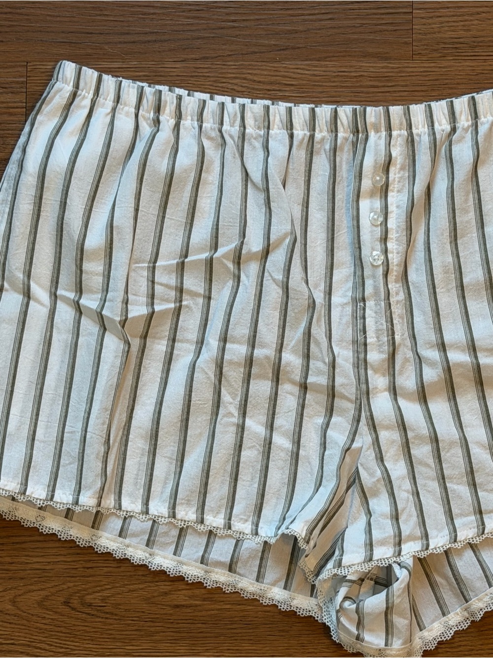 NWT Green and white sleep boxer short with lace trim